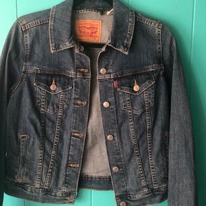 Levi’s denim jacket medium